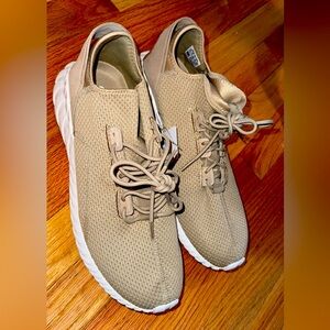 adidas Kaptir 3.0 Shoes, brand new!! Men’s size: 11.5. Never been worn!